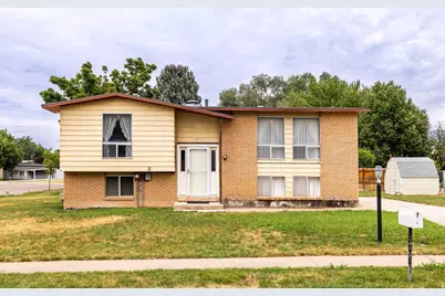 801 E 700 N, Layton, UT 84041 - Photo 1