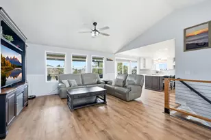 1681 W Farm Meadow Rd, Farmington, UT 84025 - Photo 8