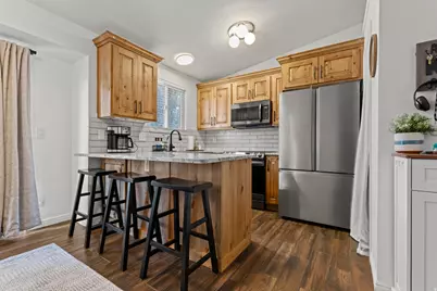 208 W 1600 N, Layton, UT 84041 - Photo 4