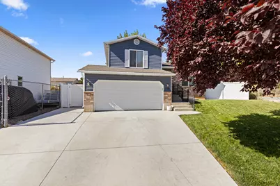 208 W 1600 N, Layton, UT 84041 - Photo 2