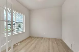 4572 E Flower Point, Eagle Mountain, UT 84005 - Photo 10
