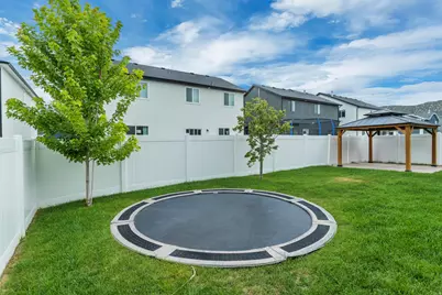 4572 E Flower Pt, Eagle Mountain, UT 84005 - Photo 8