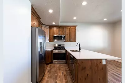 308 N Canterbury Way, Clearfield, UT 84015 - Photo 10