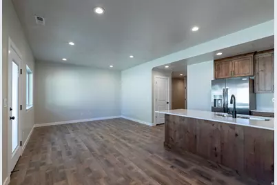 308 N Canterbury Way, Clearfield, UT 84015 - Photo 12