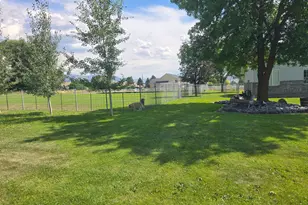 180 E 9100 S, Paradise, UT 84328 - Photo 36
