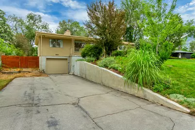 2855 E Pamela Dr, Cottonwood Heights, UT 84121 - Photo 2