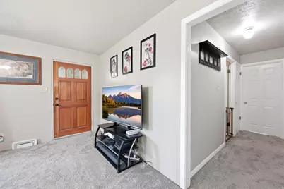 287 S 400 W, Tooele, UT 84074 - Photo 2