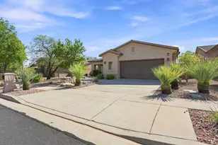 2255 N Prospector Ln E, Washington, UT 84780 - Photo 2