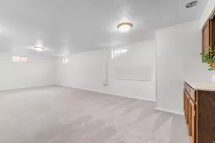 806 Vista Dr, South Ogden, UT 84403 - Photo 18