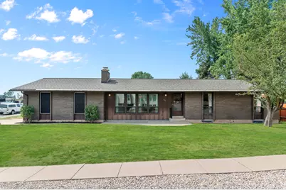 806 Vista Dr, South Ogden, UT 84403 - Photo 2