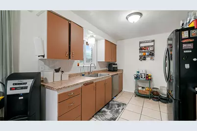 10865 S 1000 E, Sandy, UT 84094 - Photo 6