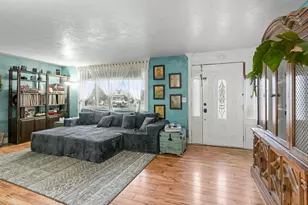 10865 S 1000 E, Sandy, UT 84094 - Photo 4