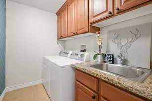 1454 E Tuscan Oak Way, Sandy, UT 84092 - Photo 18