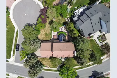 4049 E Prospector Dr S, Cottonwood Heights, UT 84121 - Photo 4