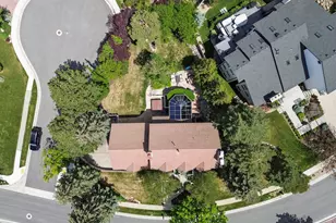 4049 E Prospector Dr S, Cottonwood Heights, UT 84121 - Photo 4