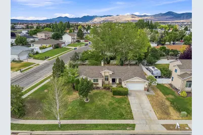8434 S Windmill Dr, West Jordan, UT 84081 - Photo 32