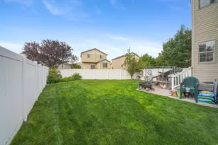 1898 W Pointe Meadow Loop, Lehi, UT 84048 - Photo 16