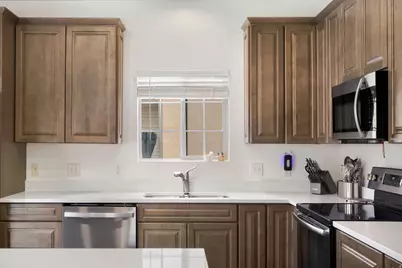 1898 W Pointe Meadow Loop, Lehi, UT 84048 - Photo 8