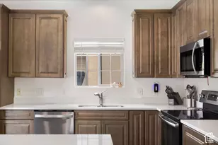 1898 W Pointe Meadow Loop, Lehi, UT 84048 - Photo 6