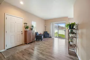 1898 W Pointe Meadow Loop, Lehi, UT 84048 - Photo 6