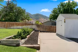 4250 W Sumac Ct, Cedar Hills, UT 84062 - Photo 40