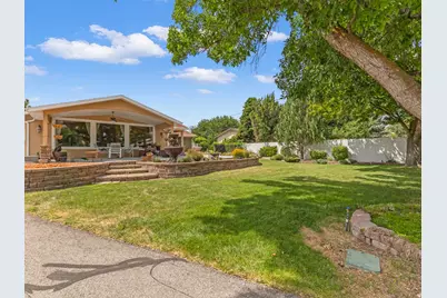 2388 W 10950 S, South Jordan, UT 84095 - Photo 32