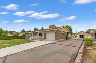 2388 W 10950 S, South Jordan, UT 84095 - Photo 2