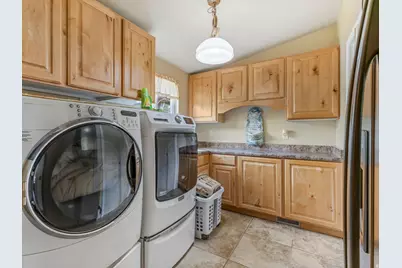 2388 W 10950 S, South Jordan, UT 84095 - Photo 12