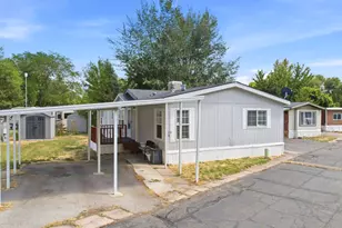 29 W Grover St, Layton, UT 84041 - Photo 2