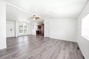 29 W Grover St, Layton, UT 84041 - Photo 6