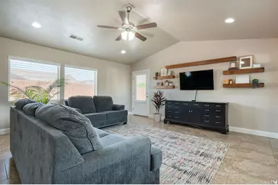 681 N 75 E, La Verkin, UT 84745 - Photo 4