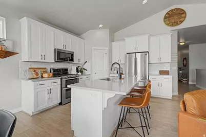 3344 S Tiger Heron Dr, Saratoga Springs, UT 84045 - Photo 8