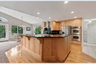9801 S Amberwood Cir, South Jordan, UT 84095 - Photo 10