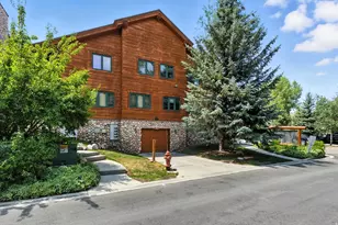 3995 N Timber Wolf Ln, Park City, UT 84098 - Photo 2