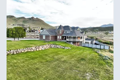 14656 S Rose Creek Ln W, Herriman, UT 84096 - Photo 2