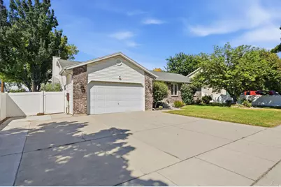 38 W Clay Park Dr, Murray, UT 84107 - Photo 2