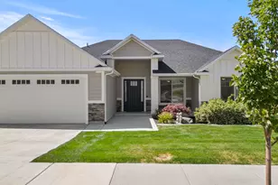 73 N Sherwood Dr, Providence, UT 84332 - Photo 2