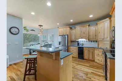 732 W 2300 S, Syracuse, UT 84075 - Photo 14