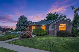 732 W 2300 S, Syracuse, UT 84075 - Photo 2