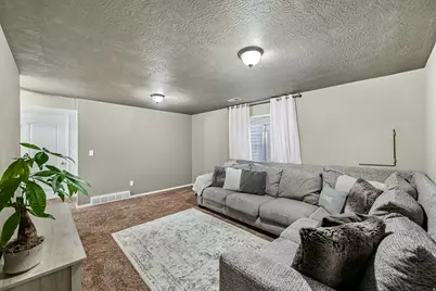 8277 S 560 E, Sandy, UT 84070 - Photo 22