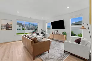 571 S 690 E, Hyrum, UT 84319 - Photo 2