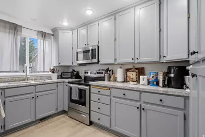 572 N 1080 W, Provo, UT 84601 - Photo 2