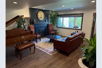 4867 S 1690 E, Holladay, UT 84117 - Photo 8