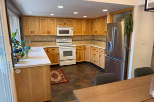4867 S 1690 E, Holladay, UT 84117 - Photo 4