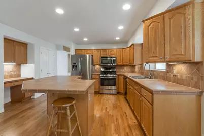 11079 S Ohenry Rd E, Sandy, UT 84070 - Photo 8