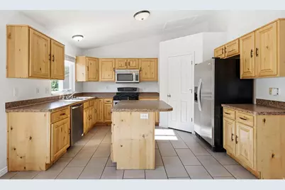 5680 S 2550 W, Roy, UT 84067 - Photo 6