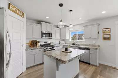 731 S 2300 W, Lehi, UT 84043 - Photo 12