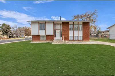 1118 N 575 W, Clinton, UT 84015 - Photo 2