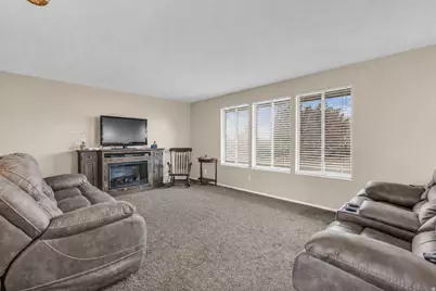 1118 N 575 W, Clinton, UT 84015 - Photo 4