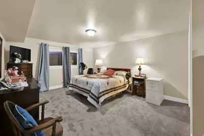2246 E Lincoln Ct, Holladay, UT 84124 - Photo 20